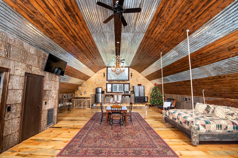 Barns (United States of America, Sugar Grove, North Carolina)