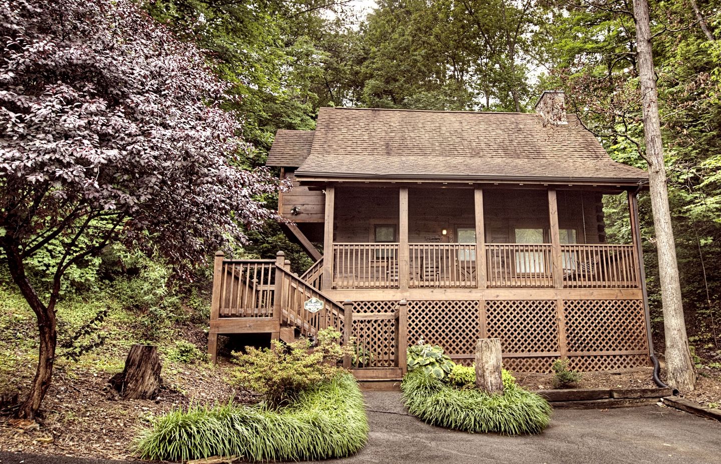 Fantastic Wooden Secluded Cabin with Fireplace in Pigeon Forge, Tennessee