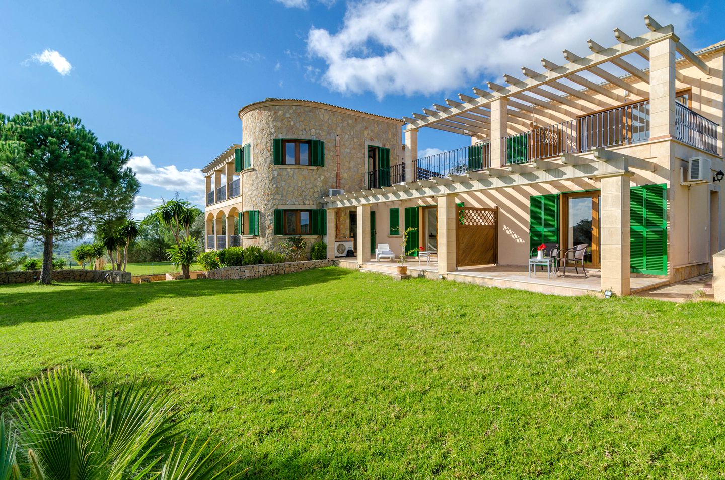 Enjoy a holiday in Spain at this villa rental!