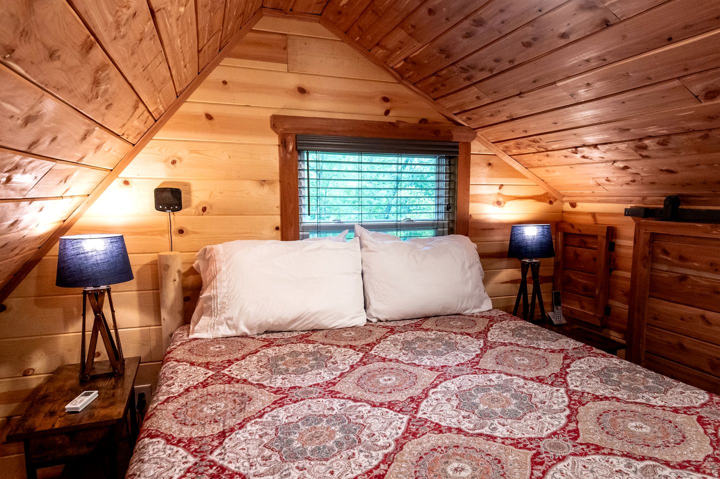 Escape to Marshall, Arkansas, in this Cozy Cabin for Four
