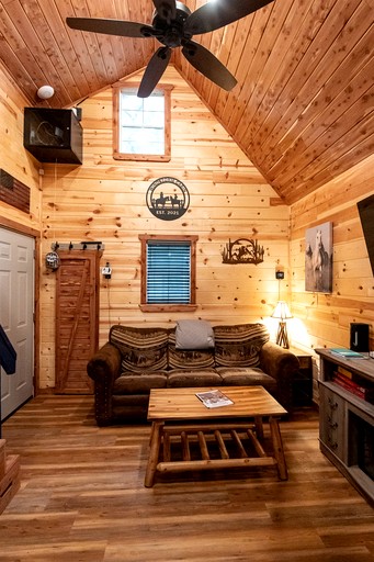 Cabins (United States of America, Marshall, Arkansas)