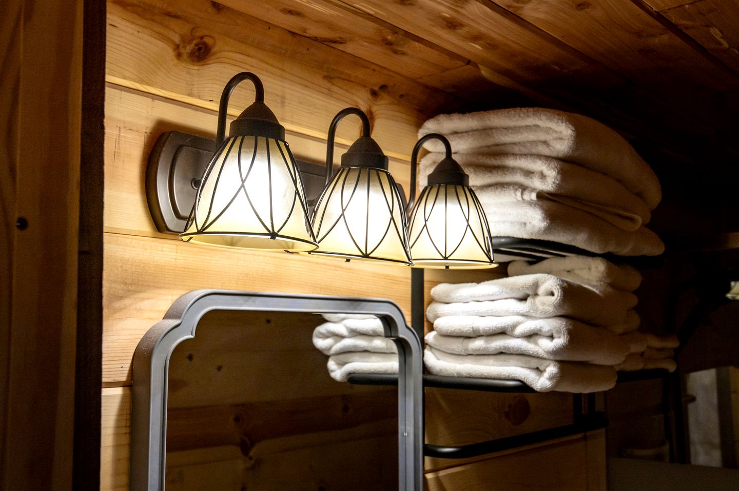 Escape to Marshall, Arkansas, in this Cozy Cabin for Four