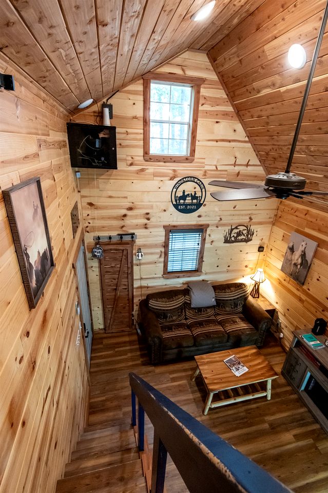 Escape to Marshall, Arkansas, in this Cozy Cabin for Four