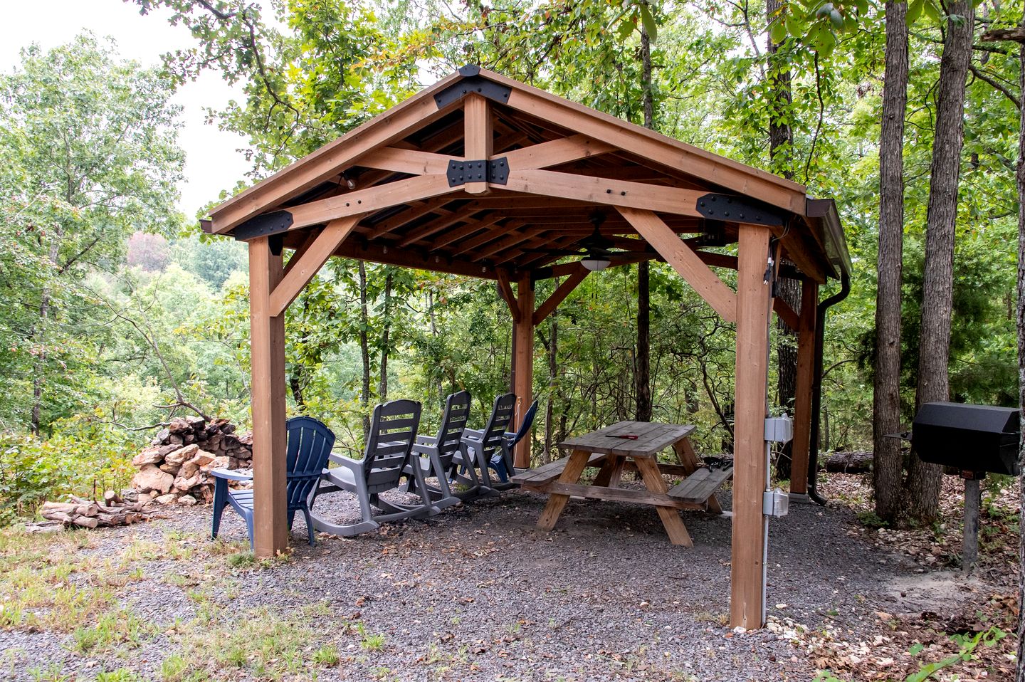 Escape to Marshall, Arkansas, in this Cozy Cabin for Four