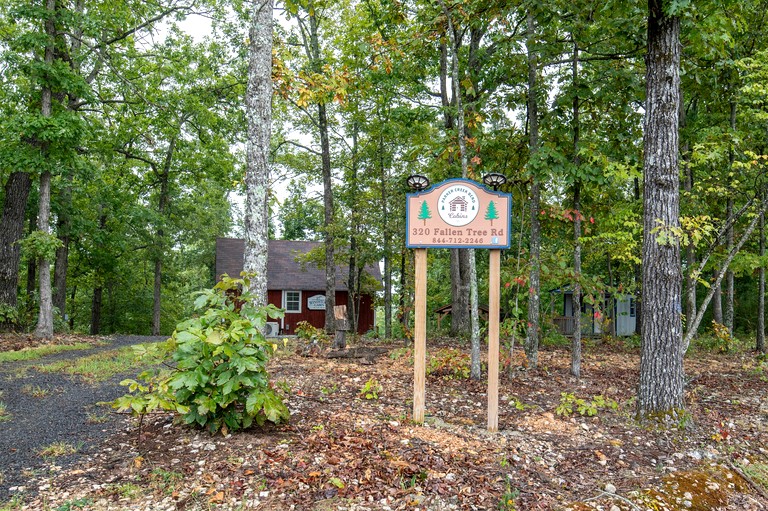 Cabins (United States of America, Marshall, Arkansas)