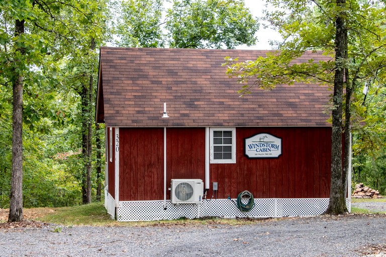 Cabins (United States of America, Marshall, Arkansas)