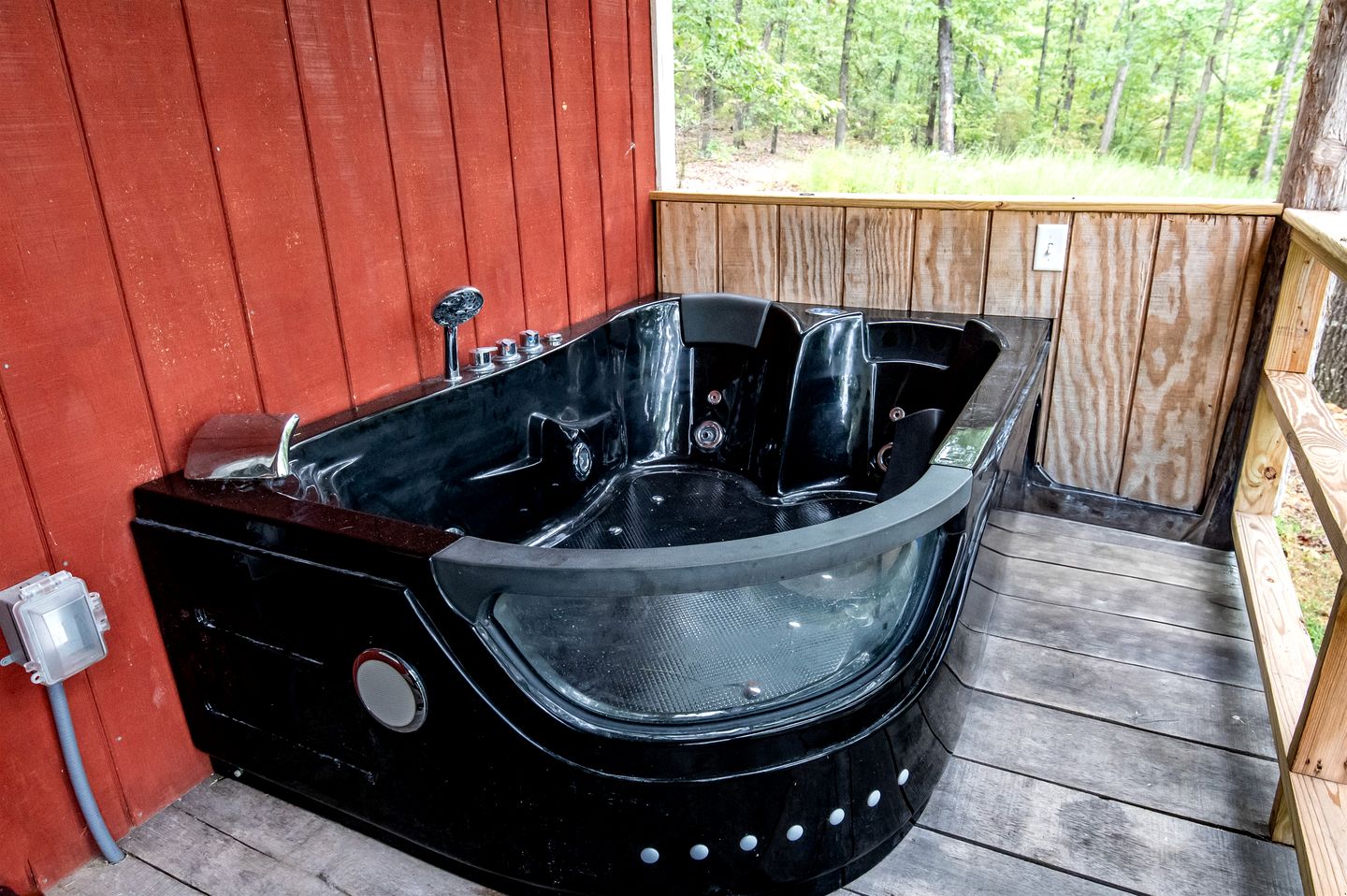 Escape to Marshall, Arkansas, in this Cozy Cabin for Four