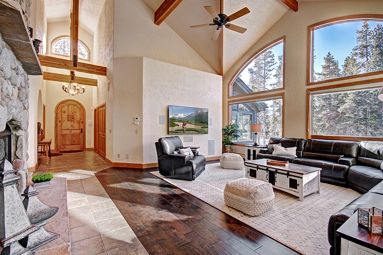 Cabins (Breckenridge, Colorado, United States)