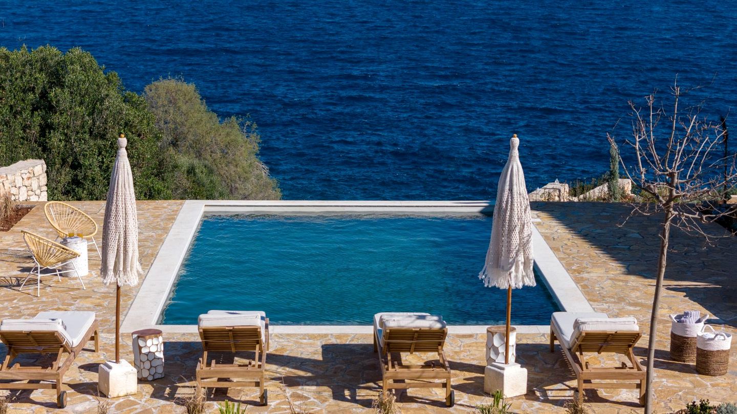 Charming Seaside Villa with Infinity Pool & Private Beach Access near Volimes, Zakynthos