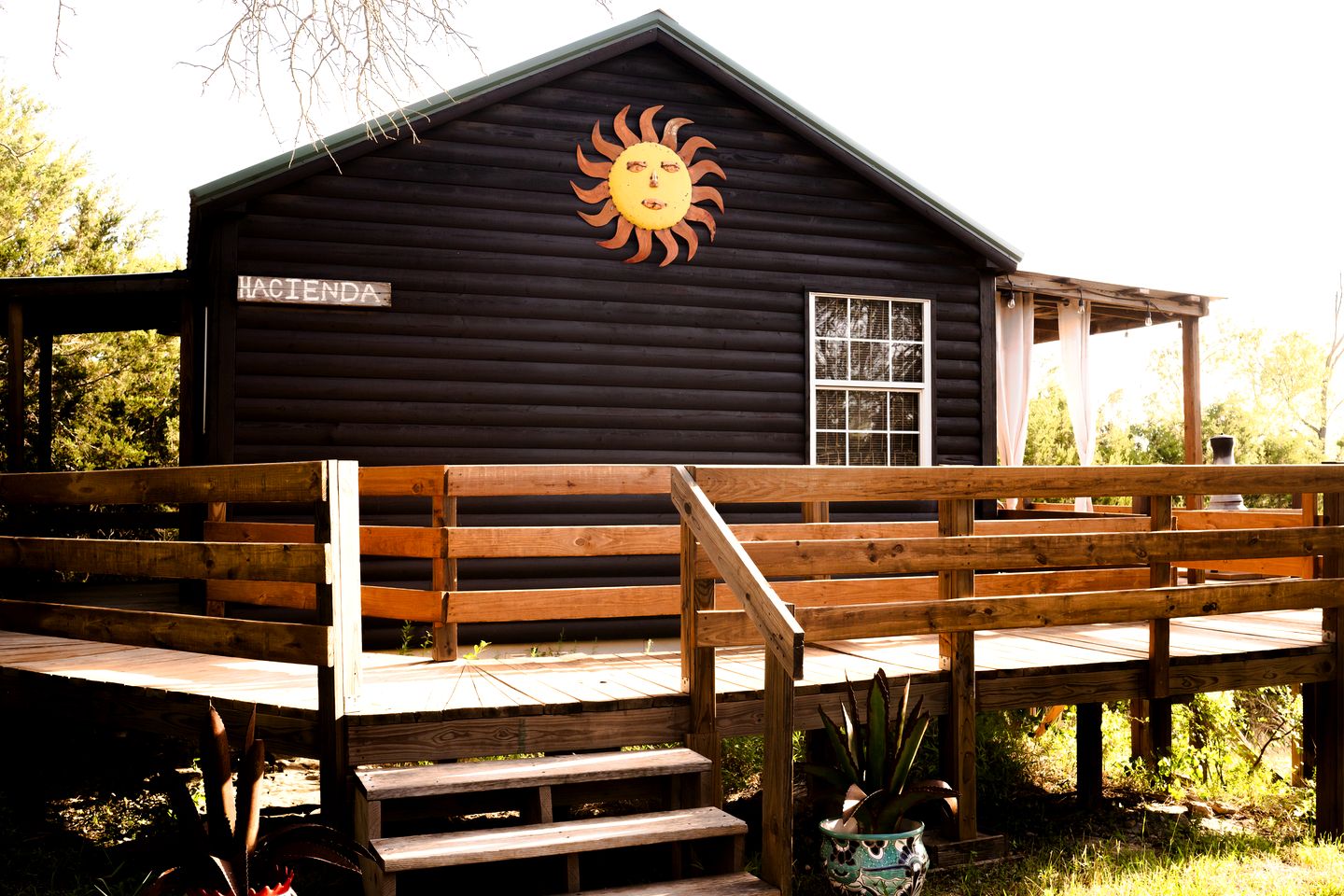 Cabins (United States of America, Bluff Dale, Texas)