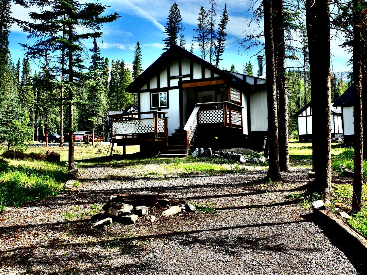 Cottages (Nordegg, Alberta, Canada)