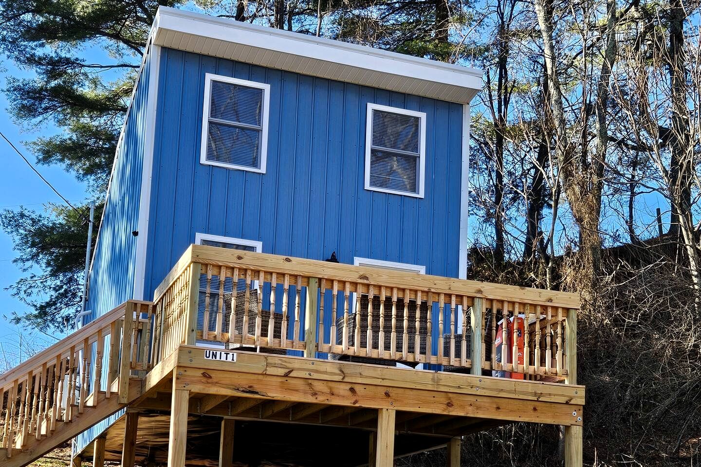 Elevated Cottage Nestled in Nature and near the New River in Draper, Virginia, Perfect for a Weekend Escape