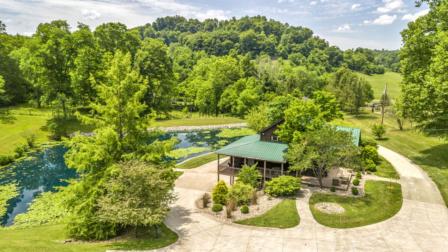 Cabins (United States of America, Sarahsville, Ohio)