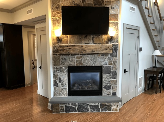 Beautiful Cottage Rental on Lakeside Property in The Berkshires, Massachusetts | Vacation Rentals (Lanesborough, Massachusetts, United States of Ameri