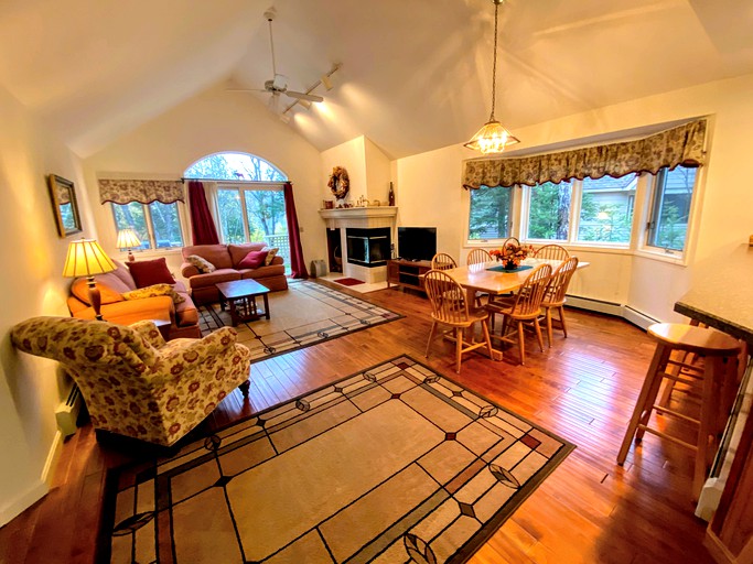 Cabins (United States of America, --, New Hampshire)