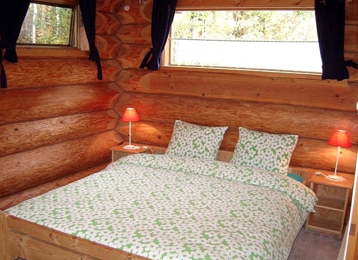 Log Cabins (Golden, British Columbia, Canada)