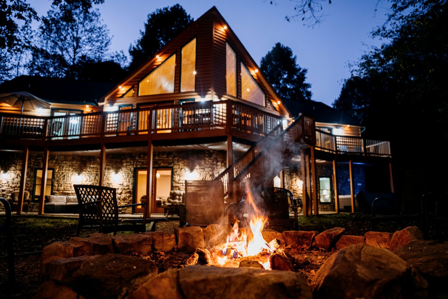 Fantastic Cabin with Fire Pit, Hot-tub and Fireplace in Sautee Nacoochee, Georgia