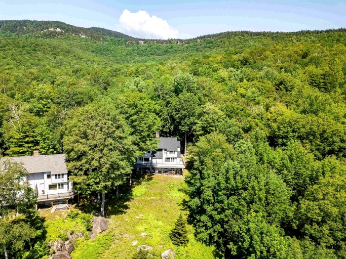 Fantastic Cabin with Pool Table and Gorgeous Views in Bartlett, New Hampshire