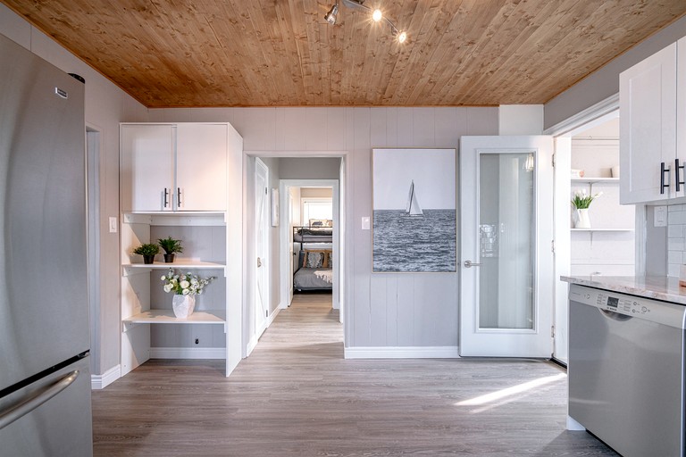 Cottages (Canada, Leamington, Ontario)