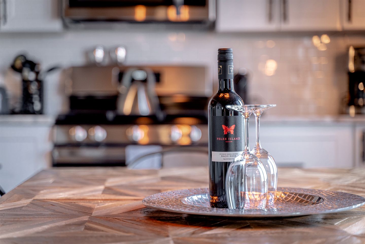 Fantastic Cottage with Fire Pit and Hot-tub in Leamington, Ontario