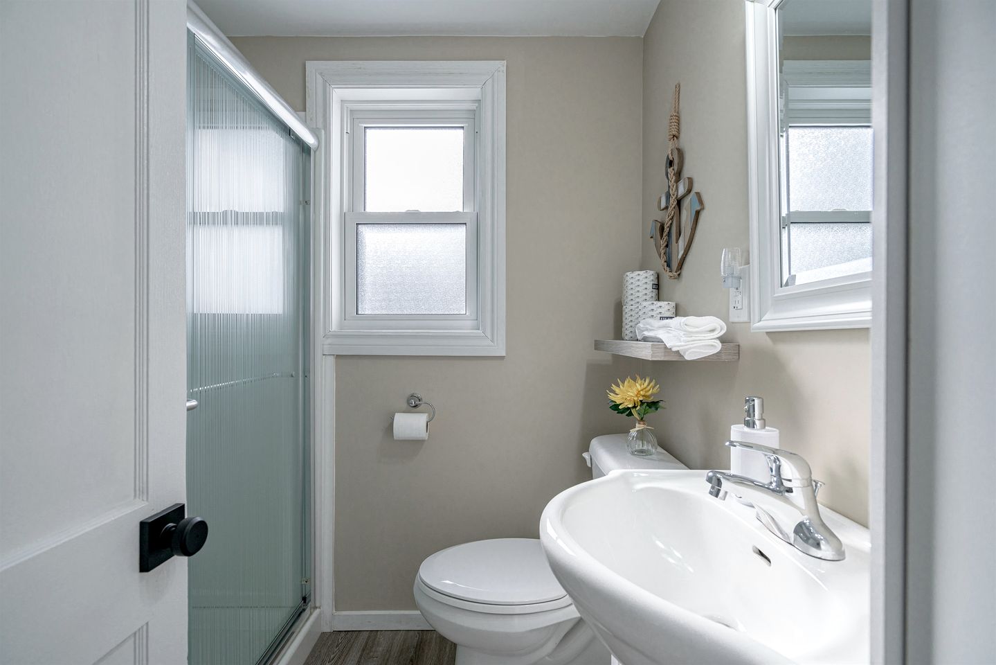 Fantastic Cottage with Fire Pit and Hot-tub in Leamington, Ontario