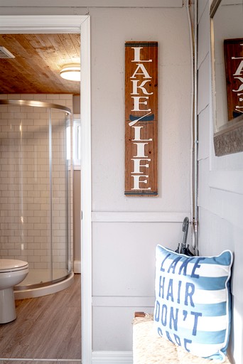 Cottages (Canada, Leamington, Ontario)