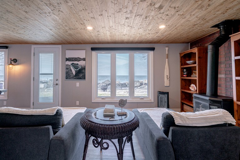 Cottages (Canada, Leamington, Ontario)