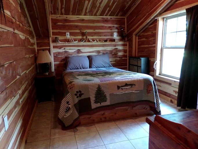Cabins (Marshall, Arkansas, United States)