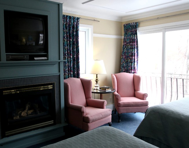 Nature Lodges (Orillia, Ontario, Canada)