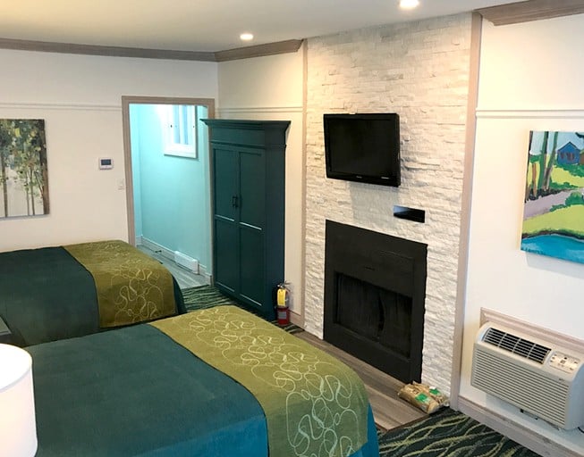 Nature Lodges (Orillia, Ontario, Canada)