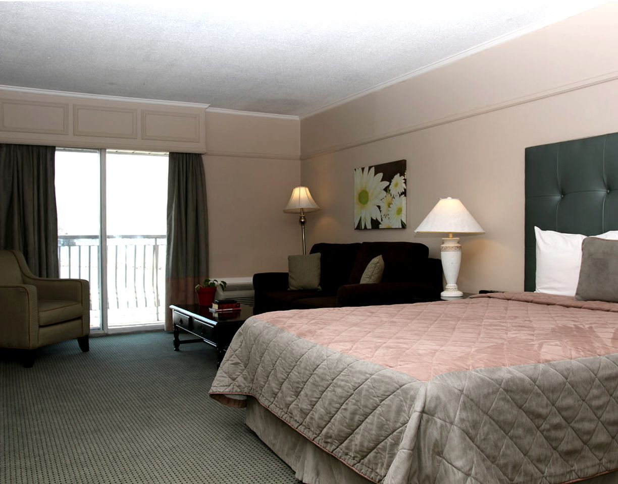 Nature Lodges (Orillia, Ontario, Canada)