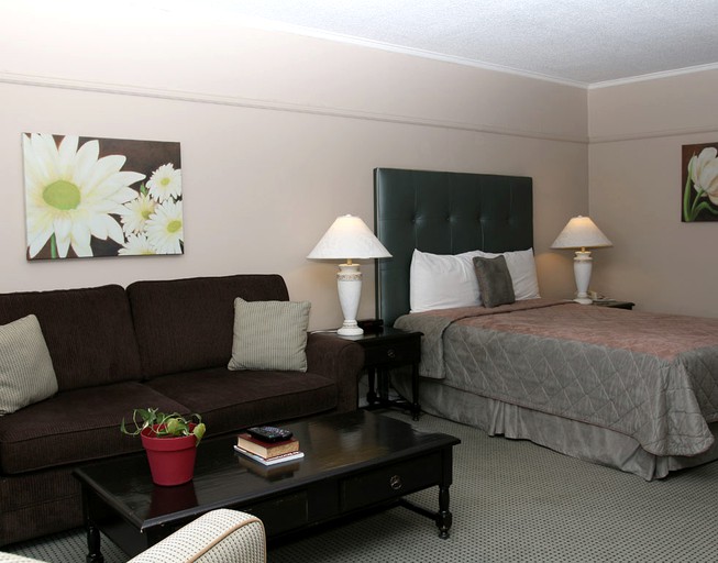Nature Lodges (Orillia, Ontario, Canada)