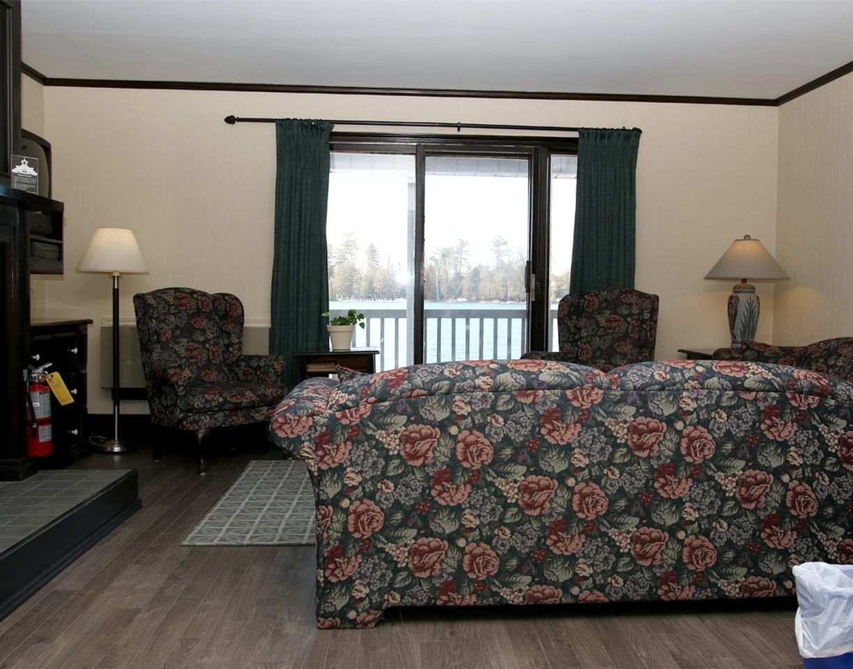 Nature Lodges (Orillia, Ontario, Canada)