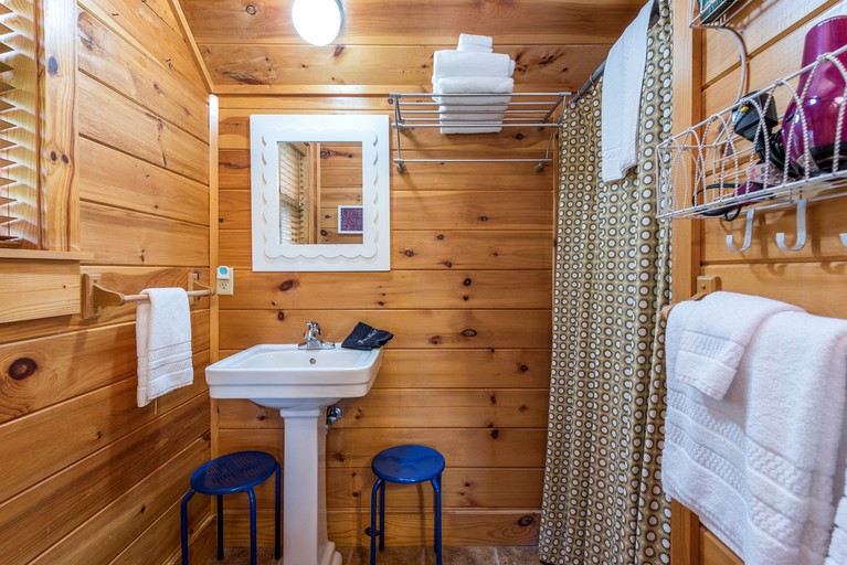 Cabins (United States of America, Black Mountain, North Carolina)