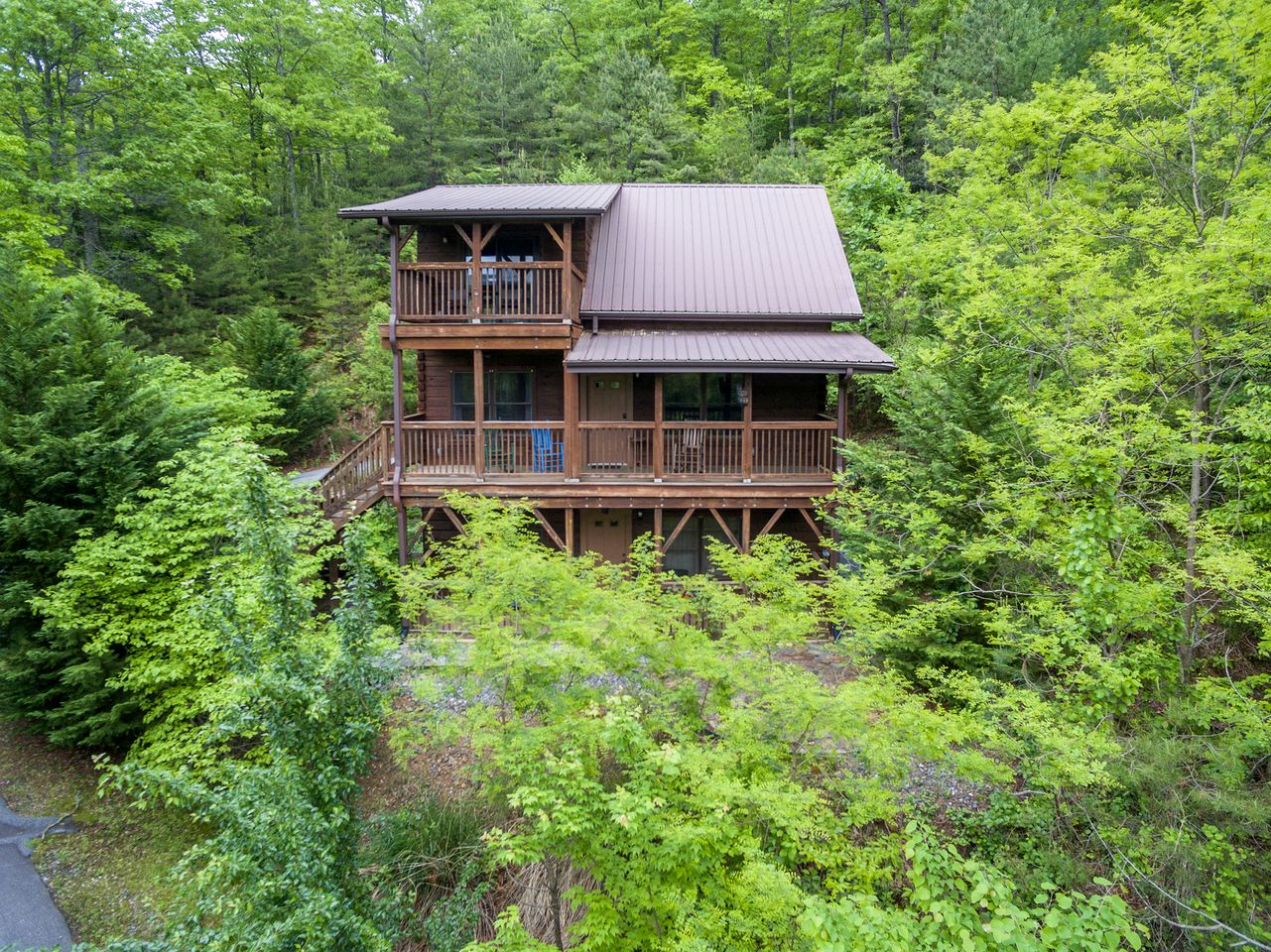 Mountain Cabin Retreat with Fire Pit, Game Room & Scenic Decks in Black Mountain, North Carolina