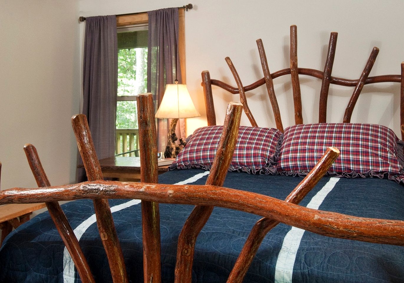 Rustic Yet Modern Fishing and White Water Rafting Cabin in Scenic Nantahala Mountains of North Carolina