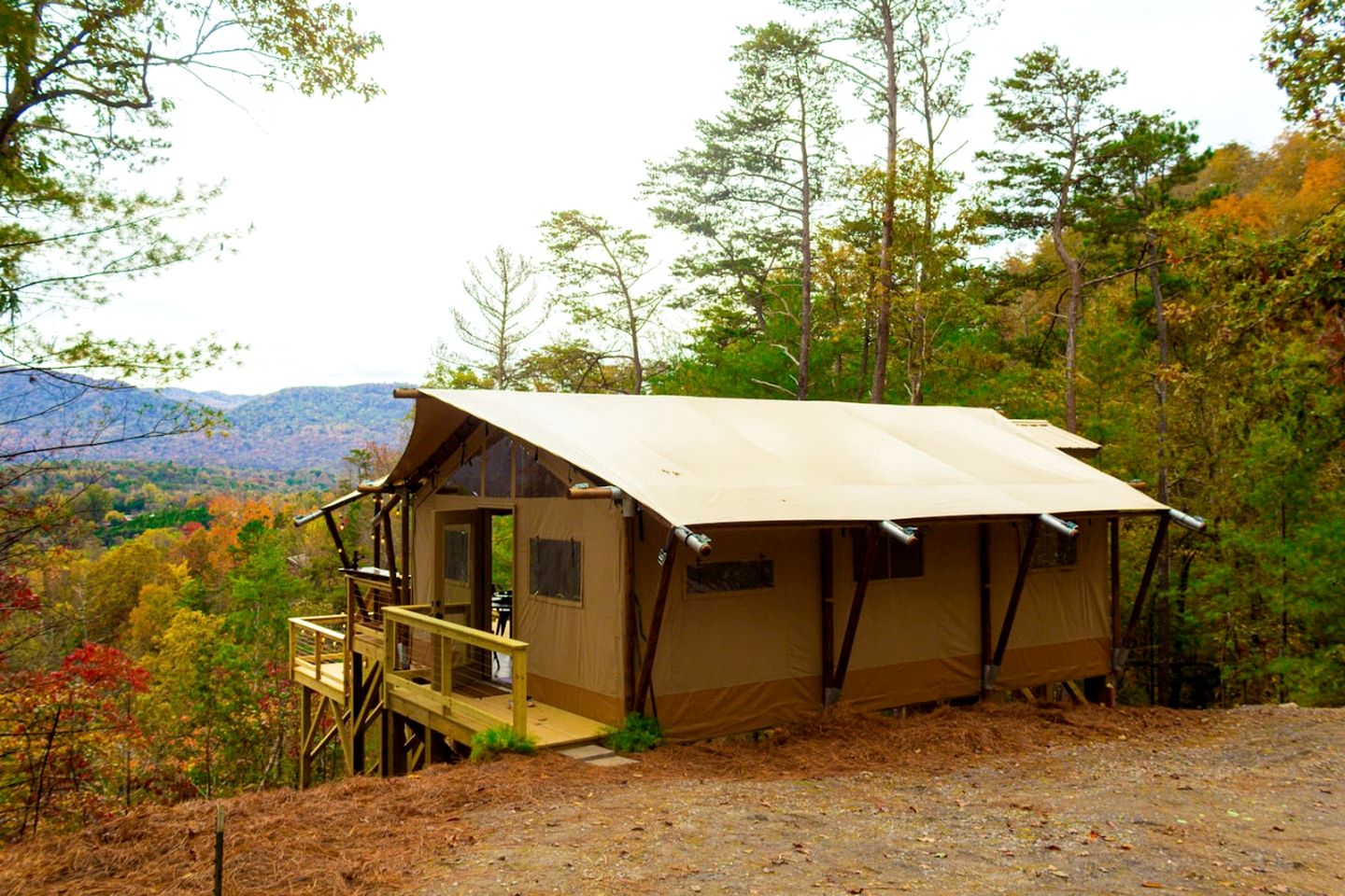 Luxury Safari Tent Near Great Smoky Mountains, Tennessee