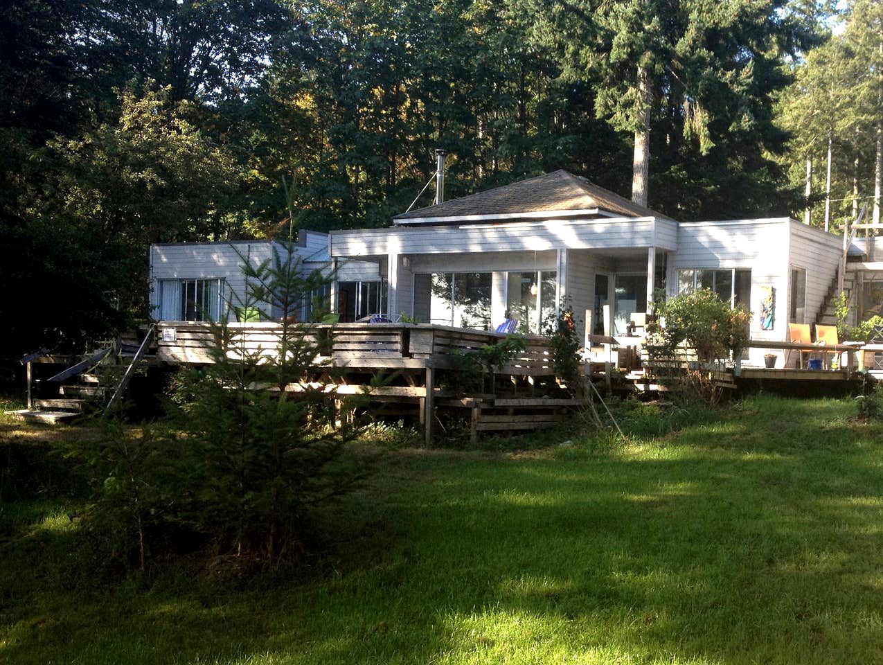 Beach Houses (Courtenay, British Columbia, Canada)