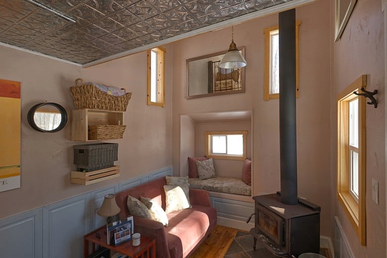 Vacation Rentals (Canada, --, --)