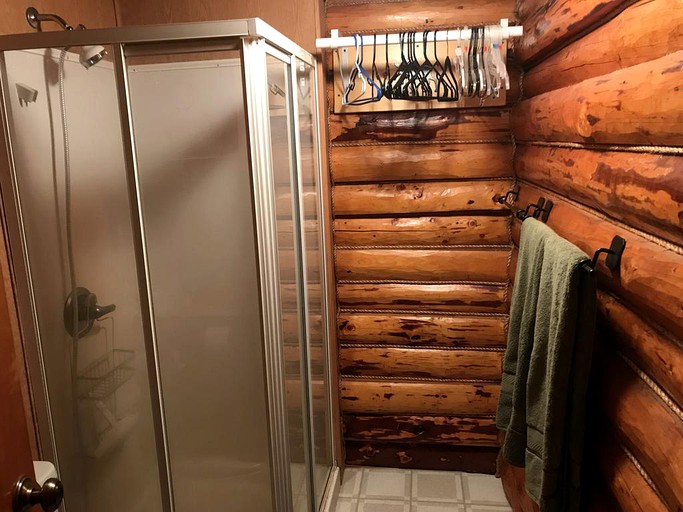 Log Cabins (Soldotna, Alaska, United States)
