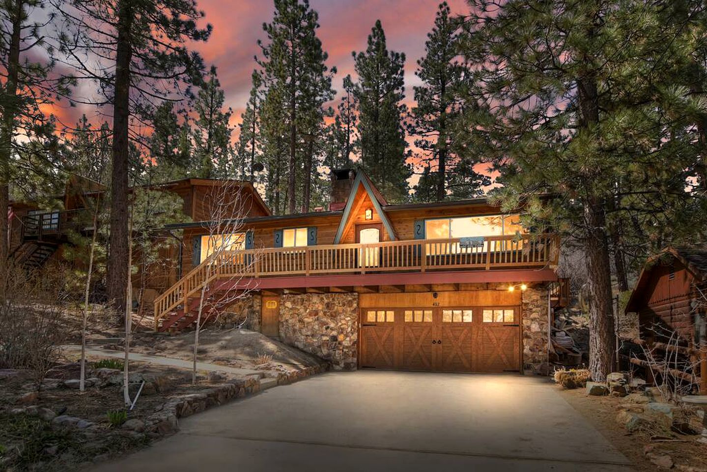 Wonderful Cabin with Amazing Outdoor Space Fantastic for Water Activities in Big Bear Lake, California