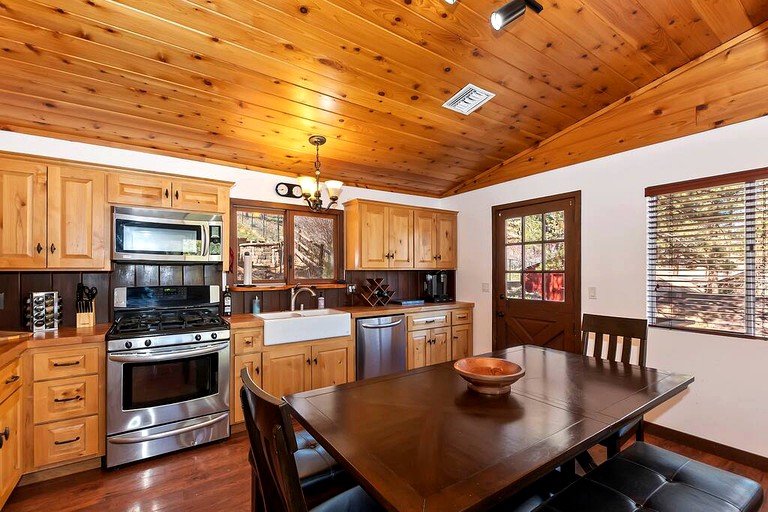 Cabins (United States of America, Big Bear Lake, California)