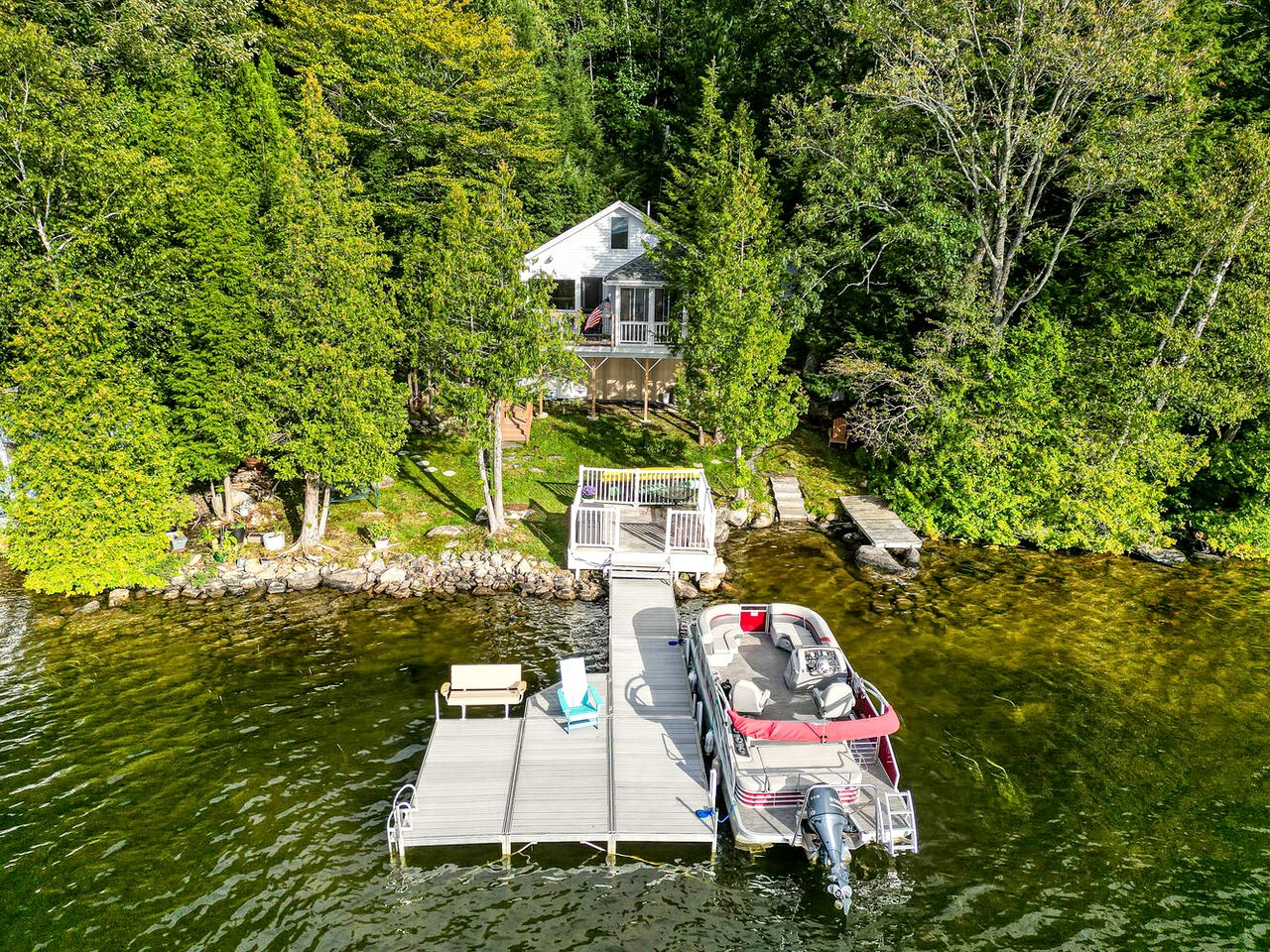 Charming, Pet Friendly Lakefront Cabin in Belgrade, Maine, Perfect for a Weekend Getaway with Friends