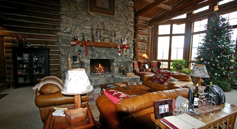 Romantic Vacation Getaway in a Hillside Lodge near Asheville in Leicester, North Carolina | Nature Lodges (Leicester, North Carolina, United States of