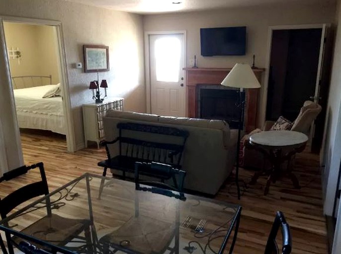 Cottages (Spring Branch, Texas, United States)