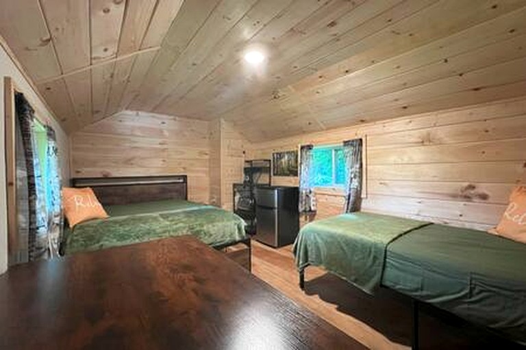 Cabins (United States of America, Belfast, Maine)