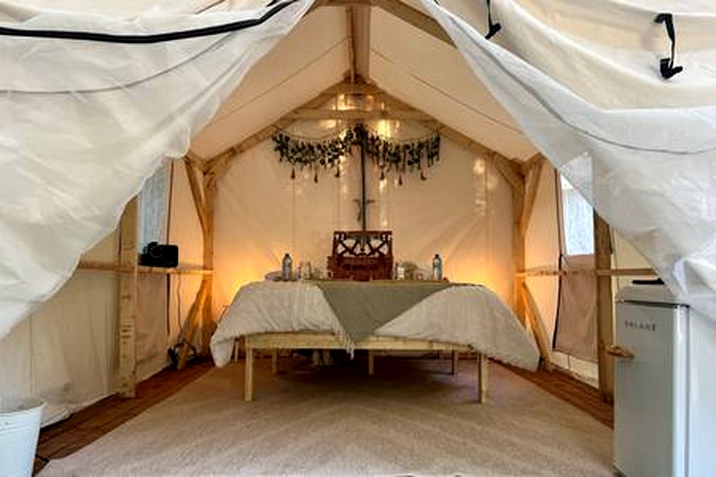 Enchanting Safari Tent with Hot Tub in Columbia-Shuswap, British Columbia