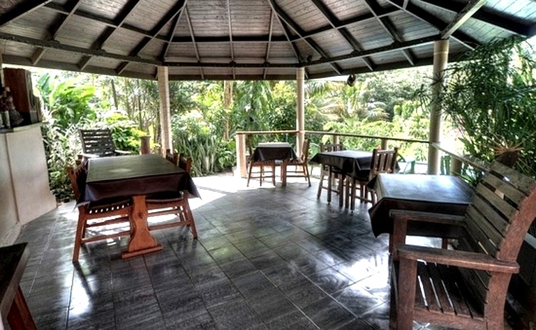 Cabins (Roseau, Saint George, Dominica)