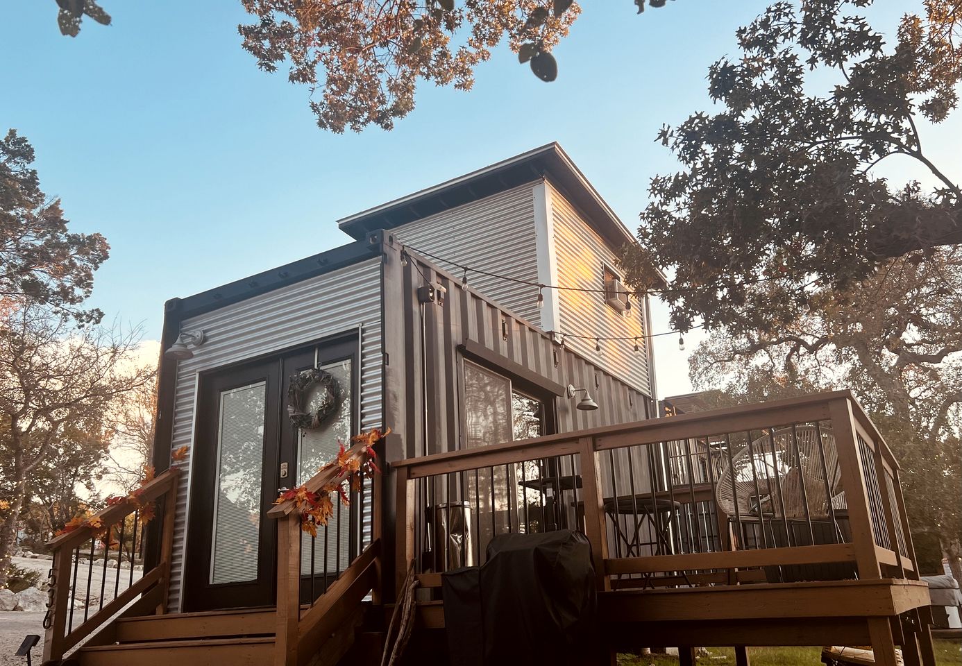 Containers (United States of America, Canyon Lake, Texas)