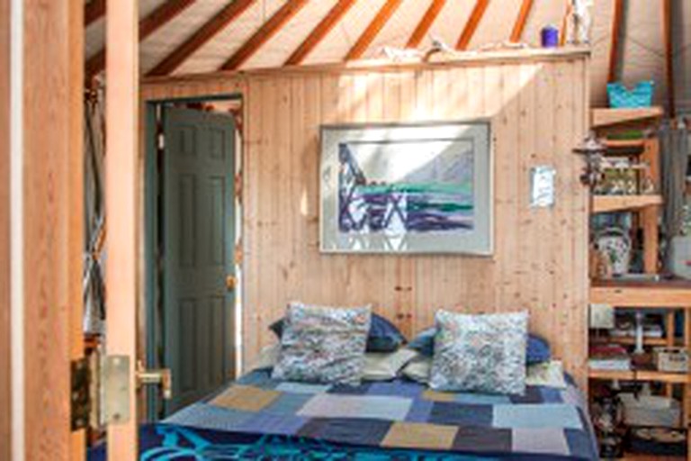Yurts (Seward, Alaska, United States)